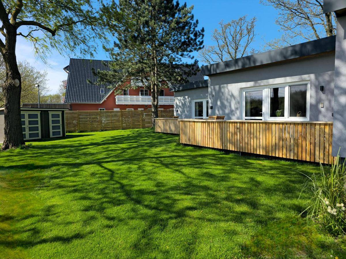 Ganze Wohnung, "Strandvergnügen", 100 m zum Traumstrand, ganzer Terrassen-Bungalow mit Parken und Wäsche in Müritzer Wiesen, Graal-Müritz