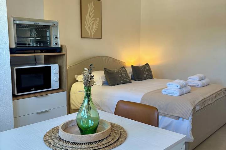 Entire apartment, Casa Foch #3 - Studio - Proche Hyper Centre in Brive-la-Gaillarde, Brive-la-Gaillarde region