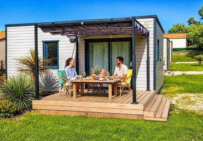 Gîte pour 4 personnes, avec Terrasse ainsi que Jardin et Vue à Saint-Germain-de-Lusignan