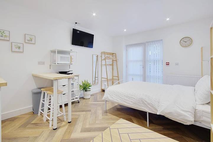 Appartement entier, Suite-King-Salle de bain privée-Vue sur Jardin-The Osborne in Bournemouth, Angleterre du Sud-Ouest