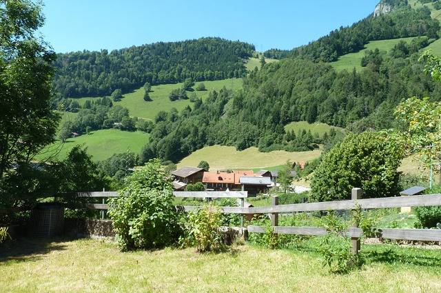 Gîte pour 8 personnes, avec jardin, adapté aux familles à Rossinière - 4