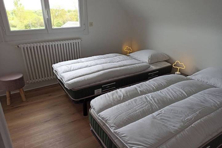 Location de vacances pour 6 personnes, avec balcon et jardin à Quessoy