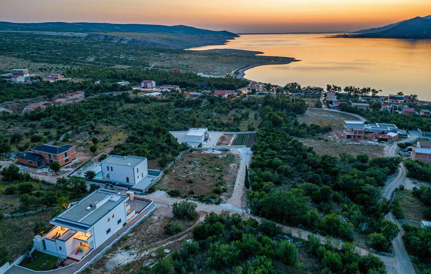Reizendes Apartment mit 2 Schlafzimmern, Meerblick, Pool und Parkplatz in Strandnähe in Jasenice, Zadar
