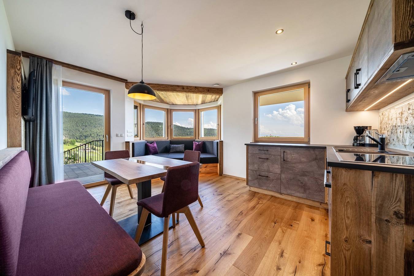 Ganze Wohnung, Ferienwohnung 'Haughof - Blumenwiese' mit Bergblick, Wlan & Balkon,sehr ruhige Lage in Vöran, Sarntaler Alpen