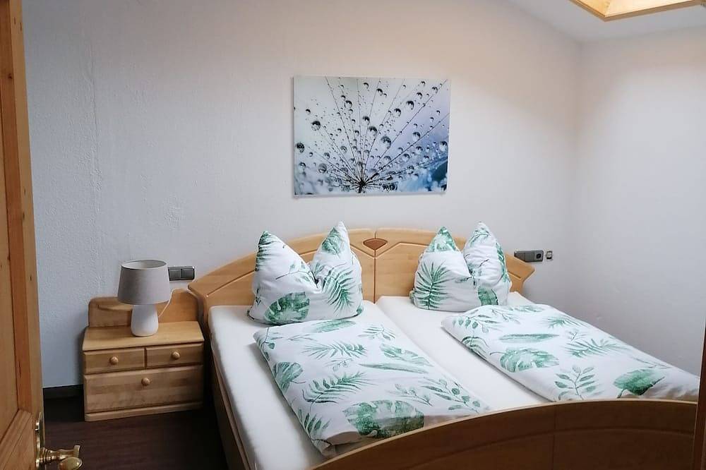 Ganze Wohnung, Komfortable 2 Zimmer Fewo nur 200 Meter von der Talstation entfernt. in Bad Kohlgrub, Bayerische Alpen