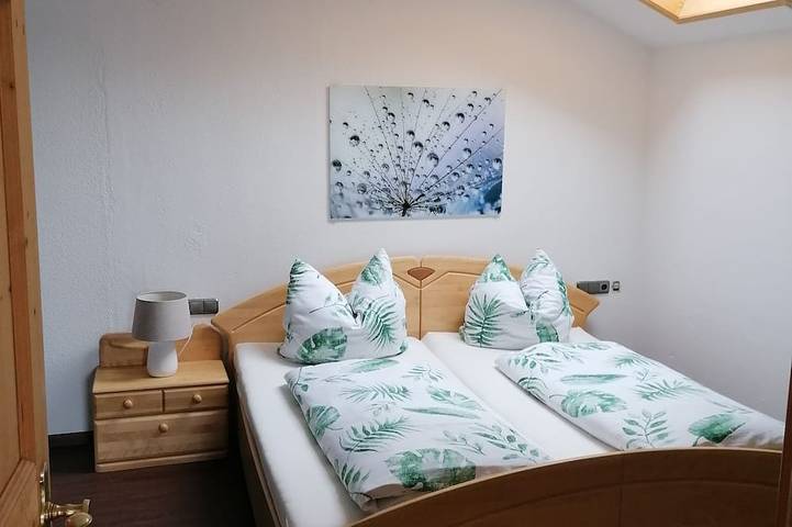 Ganze Wohnung, Komfortable 2 Zimmer Fewo nur 200 Meter von der Talstation entfernt. in Bad Kohlgrub, Bayerische Alpen