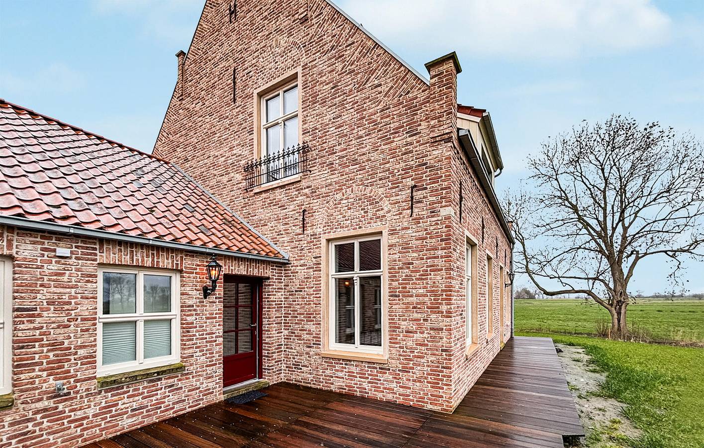 Geräumige 150 m² große Wohnung mit Terrasse, 1,5 km vom Stadtzentrum von Wiltshauserhörn entfernt in Detern, Nordseeküste