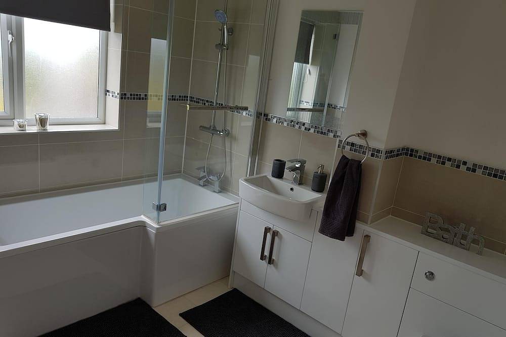 Spacious 3 bed detached house in Hayling Island, Havant