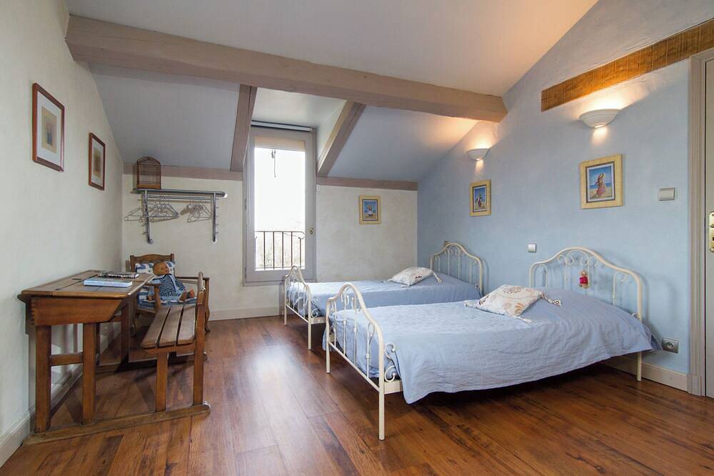 \"Au Couchant\" beau gîte avec piscine privée prés d'un village médiéval in Caylus, Quercy