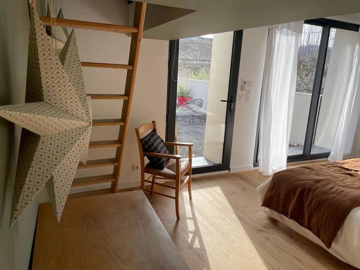 Location de vacances pour 2 personnes, avec terrasse ainsi que piscine et jardin à Saze - 3