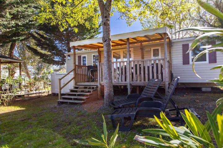 Camping pour 8 personnes, avec Jardin et Bassin pour enfant