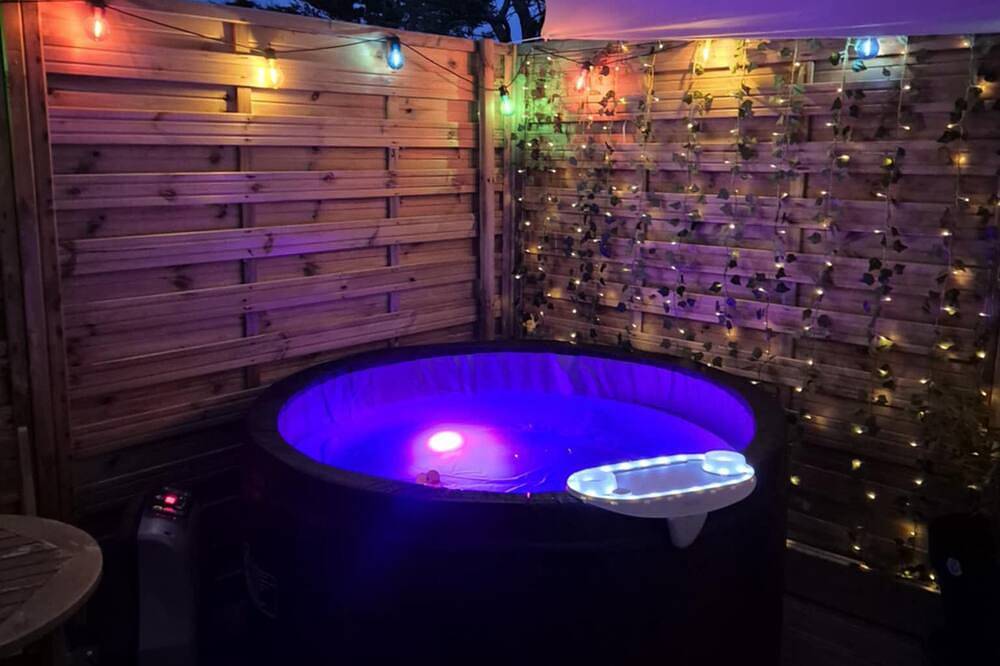 Entire apartment, Studio moutik Spa room in Lampaul-Plouarzel, Brest region