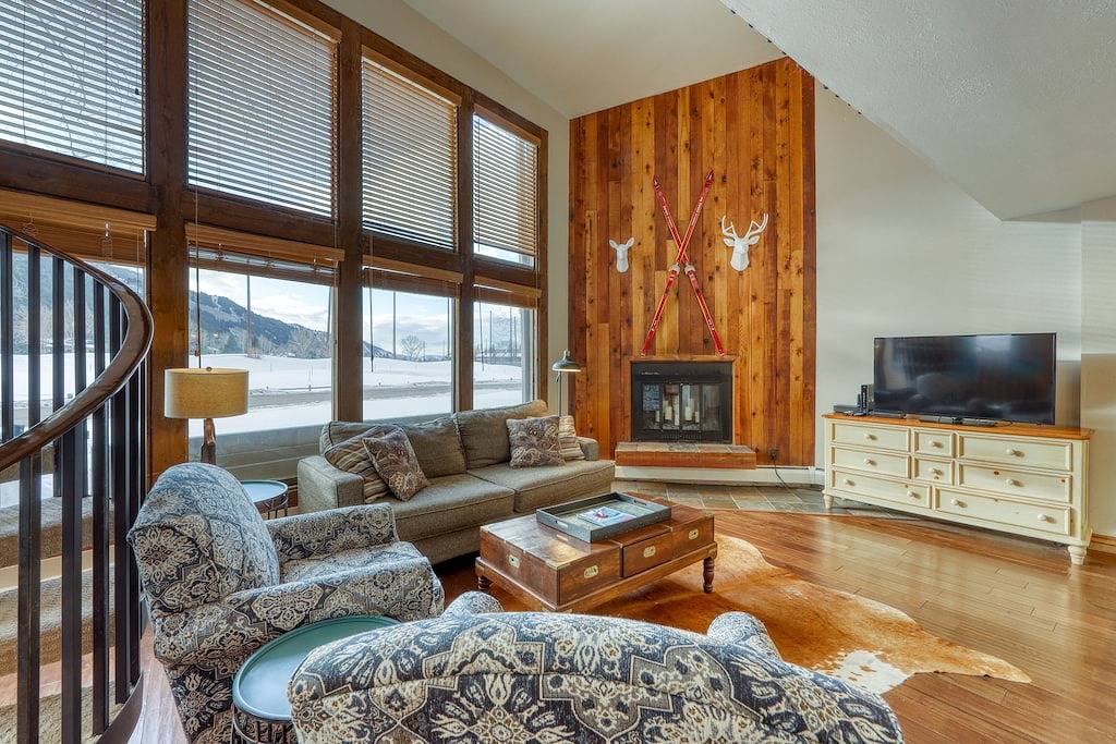 Ganze Wohnung, Verbesserte Wohnung mit großen Fenstern, Golf vor Ort, gemeinsames Tennis und Basketball in Eagle-Vail, Beaver Creek