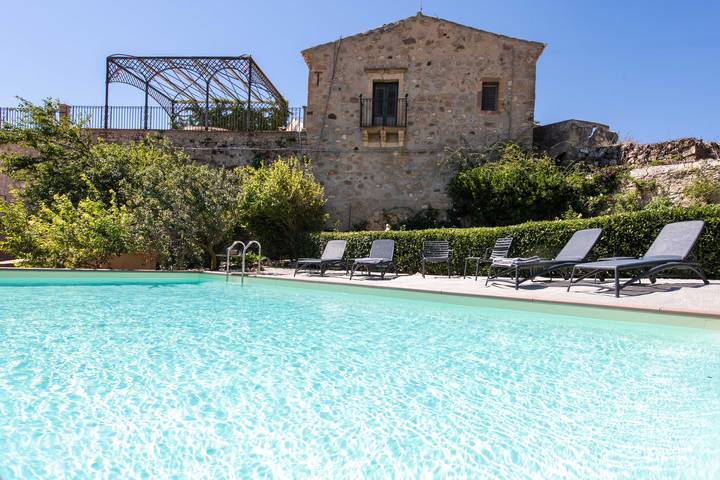 Appartamento vacanze per 2 persone, con giardino e piscina in Provincia di Palermo