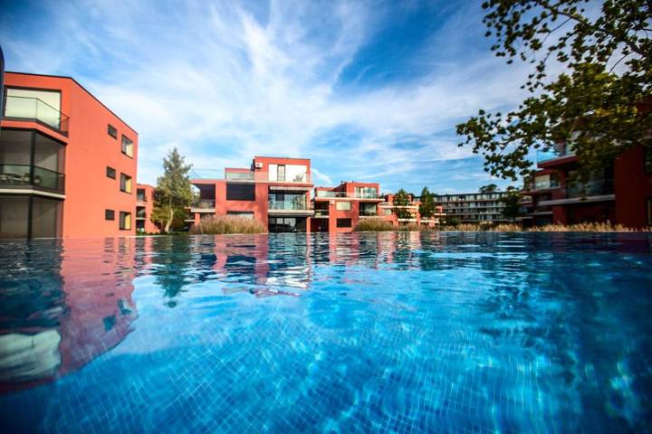 Ferienpark für 4 Personen, mit Balkon und Terrasse sowie Garten und Pool am Balaton