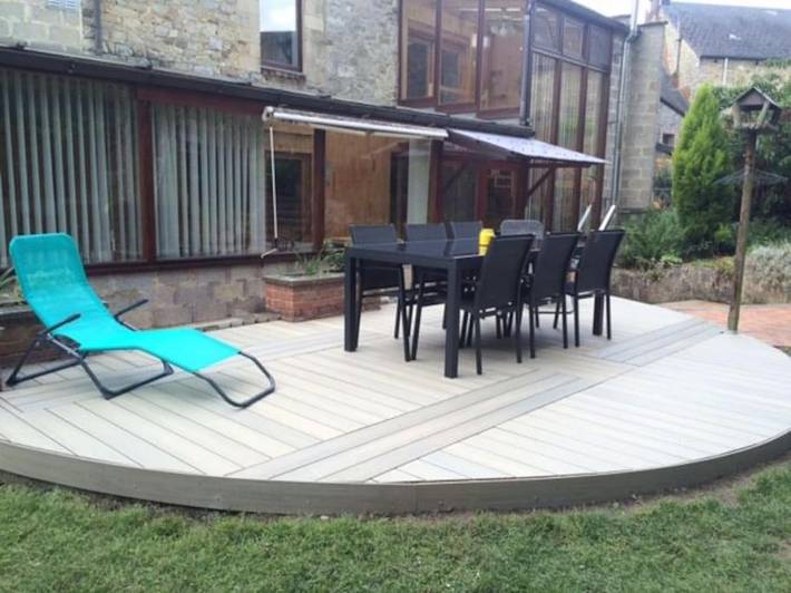 Location de vacances pour 5 personnes, avec jardin ainsi que vue et terrasse dans Treignes - 2