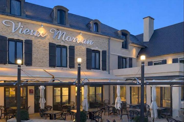 Hôtel pour 2 personnes, avec terrasse ainsi que jacuzzi et piscine, animaux acceptés à Château-Chinon (Ville) - 3