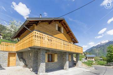 Gîte pour 6 personnes, avec terrasse et balcon/terrasse à La Léchère
