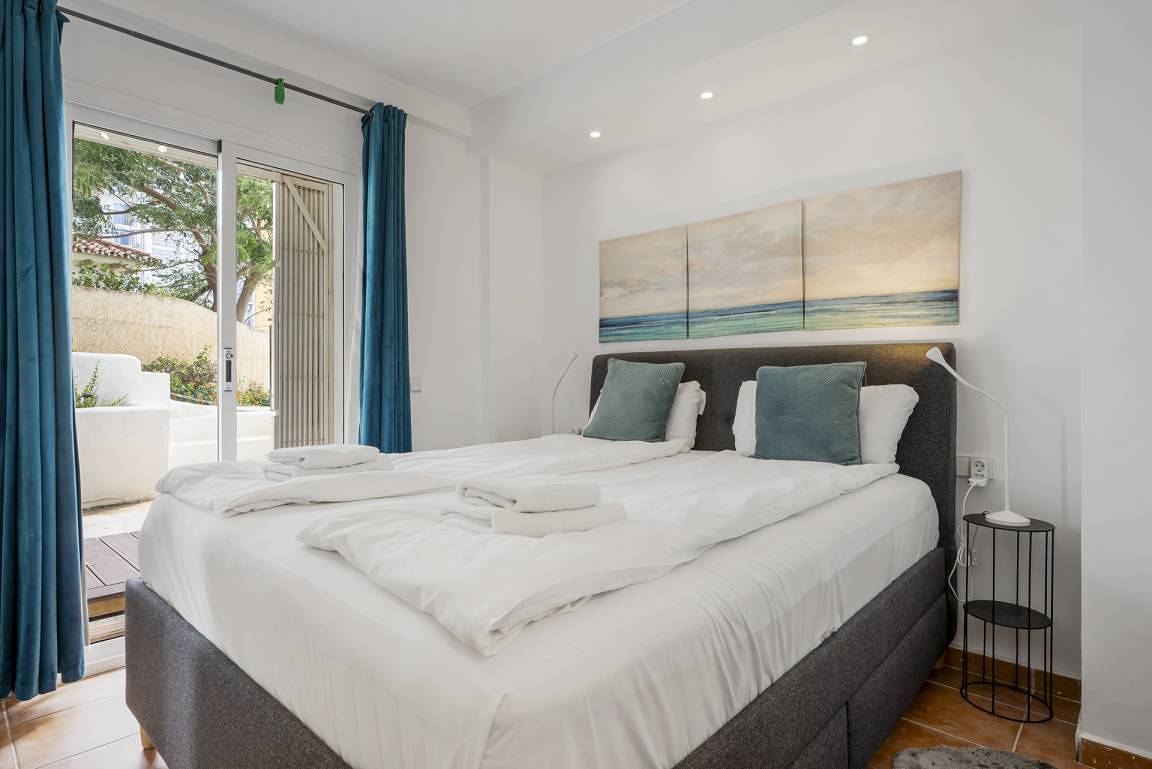 Entire apartment, Beachfront Calahonda apartment by Costarentals - Ref 89 in Urbanizacion Calahonda, Mijas