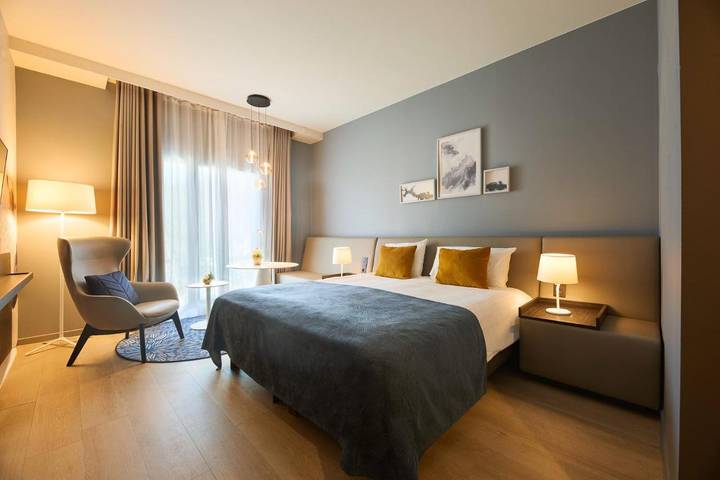 Hôtel pour 3 personnes, avec sauna ainsi que terrasse et vue