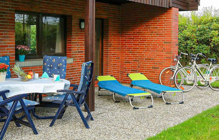 Ganze Ferienwohnung, Gemütliche 75 m² große Wohnung mit Terrasse, Küche und nur 400 m vom Strand entfernt in Friedrichskoog-Spitze, Friedrichskoog
