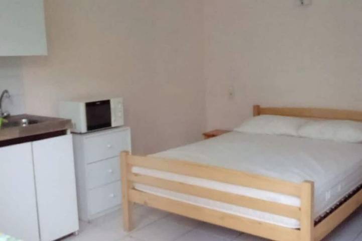 Gîte pour 6 personnes, avec terrasse et jardin, animaux acceptés à Sorbo-Ocagnano