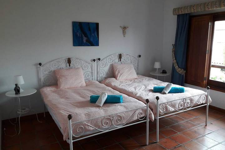 Location de vacances pour 8 personnes, avec jardin et terrasse, animaux acceptés dans Angeiras - 2