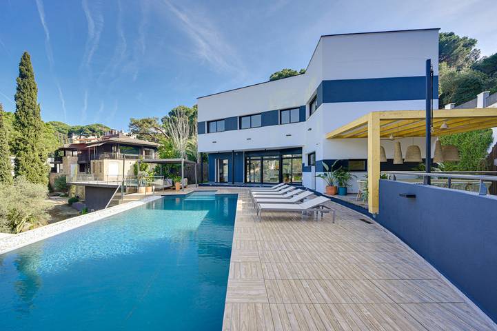 Casa rural para 14 personas, con balcón en Canyelles - 2