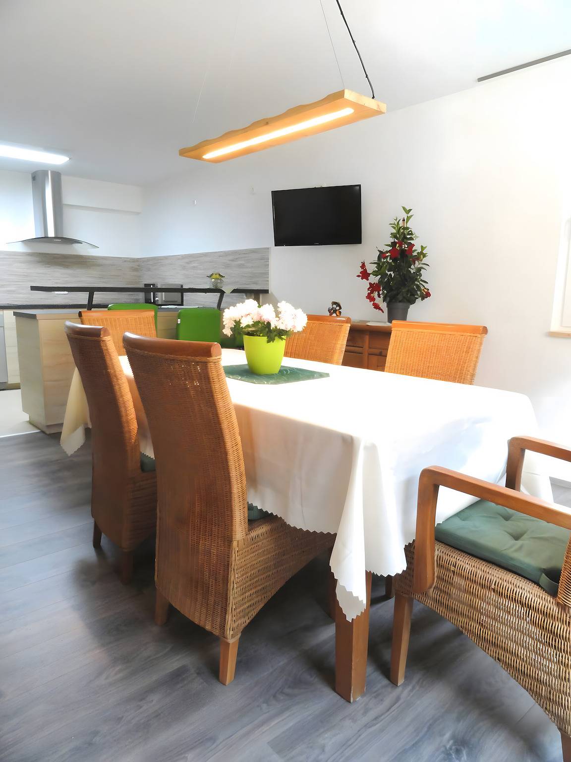 Ganze Wohnung, Ferienwohnung 'Karins Pension Zimmer 4' mit Wi-Fi in Lampertheim, Bergstraße
