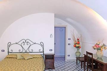 Villa for 10 Guests in Spiaggia Duoglio, Amalfi, Picture 4