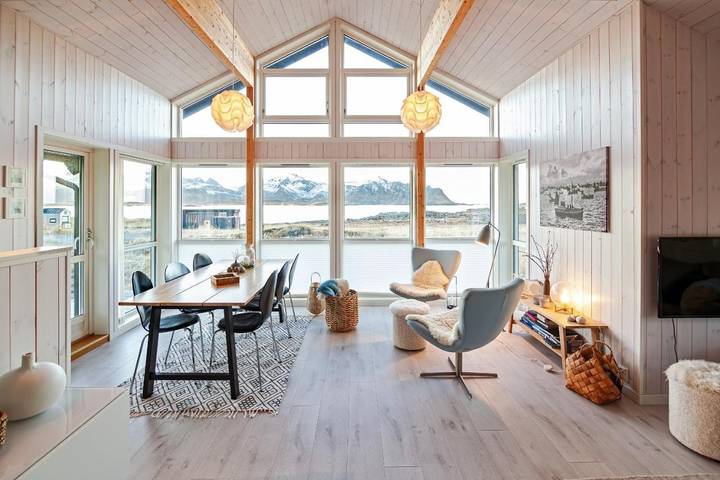 Ferienhaus für 6 Personen, mit Ausblick und Sauna sowie Terrasse auf den Lofoten