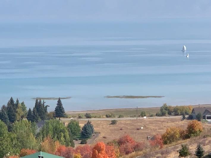 Lake house for 35 people, with balcony and hot tub in Utah