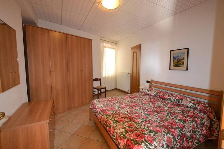 Ganze Wohnung, Schoener Seeblick,Grosse Terasse,Haustiere erlaubt,Garten und Parkplatz in Tignale, Gardasee-Berge