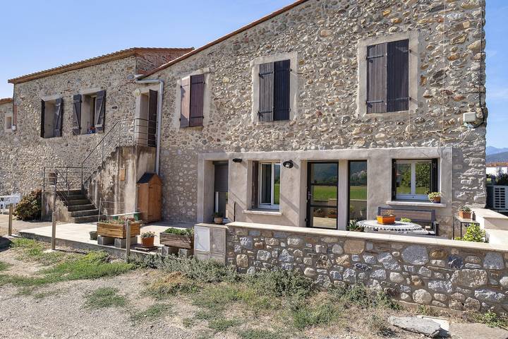 Entire apartment, Apartment 'Gite Le Canigou 3 Stars' with Mountain View, Private Terrace and Wi-Fi in Prades, Prades region