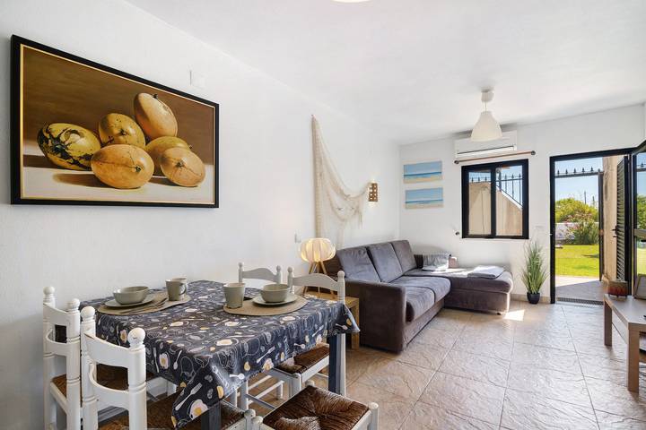 Holiday Home 'Almargem 77' with Shared Garden, Wi-Fi and Air Conditioning in Cabanas de Tavira, Conceição e Cabanas de Tavira
