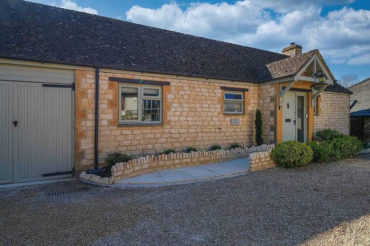 Cottage for 4 people, with terrace and garden, with pets in Kingham