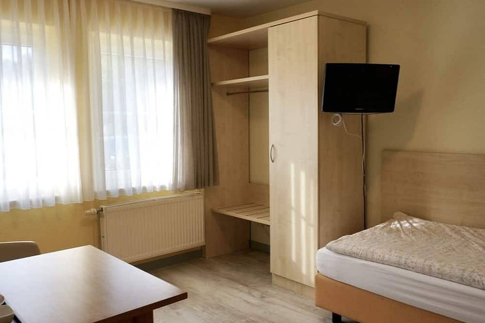 Ganze Wohnung, Zimmer 2 - Komfort Doppelzimmer mit Balkon und Bergblick in Rangendingen, Neckar-Alb