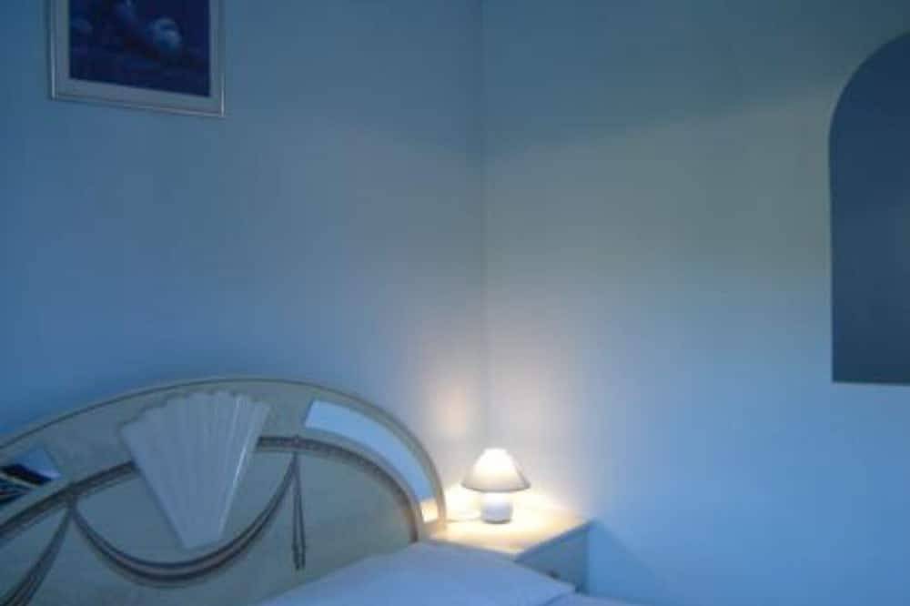 Ganze Wohnung, Two Bedroom Apartment with Sea View and Terrace in Ston, Dubrovnik-Neretva