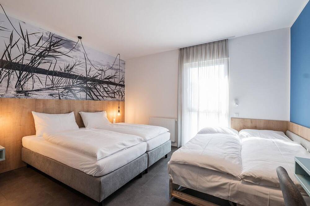 Doppelzimmer, Dusche, Wc - Lakeside77 Hotel in Marktgemeinde Podersdorf am See, Neusiedlersee-Hügelland