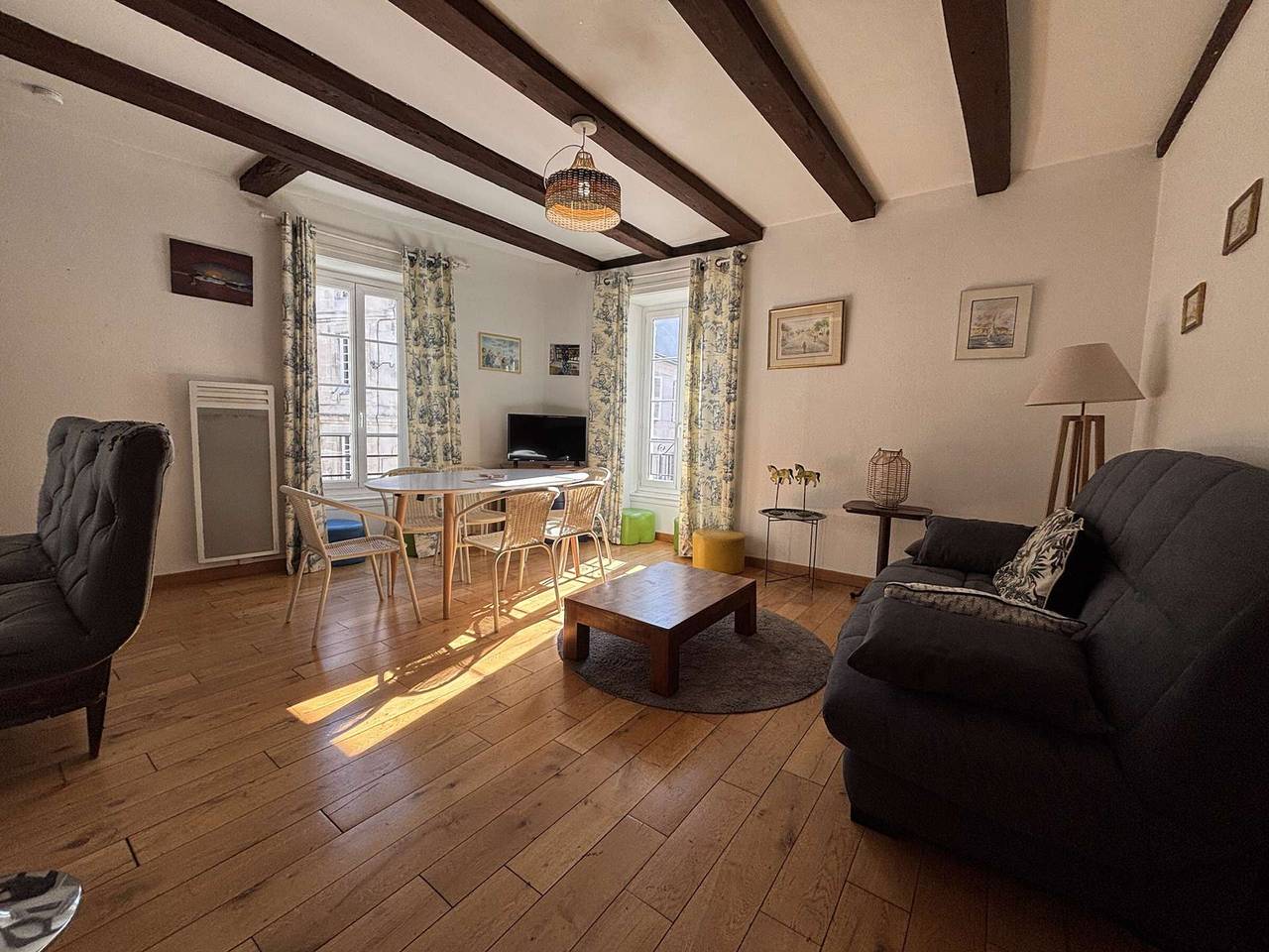 Entire apartment, Buntes 3-Zimmer-Apartment, 6 Schlafplätze, Zentrum von La Rochelle in La Rochelle, La Rochelle region