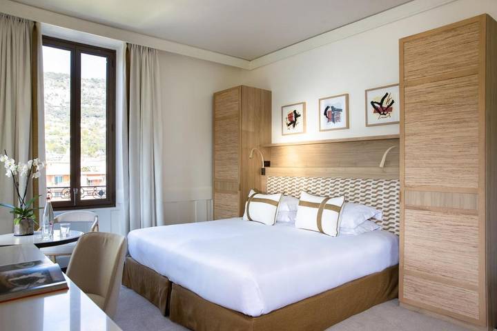 Hôtel pour 2 personnes, avec jardin ainsi que piscine et sauna à Saint-Jean-Cap-Ferrat - 2
