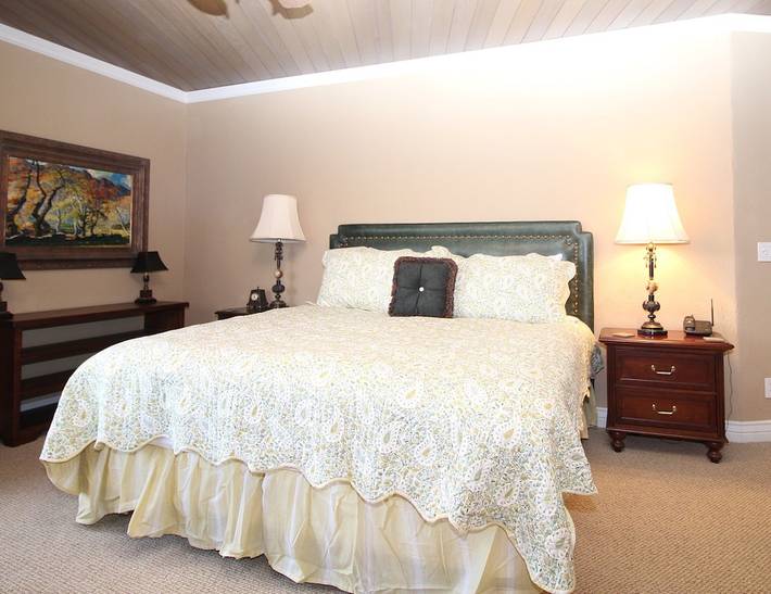 Vacation rental for 12 people, with balcony and hot tub as well as pool in Purgatory