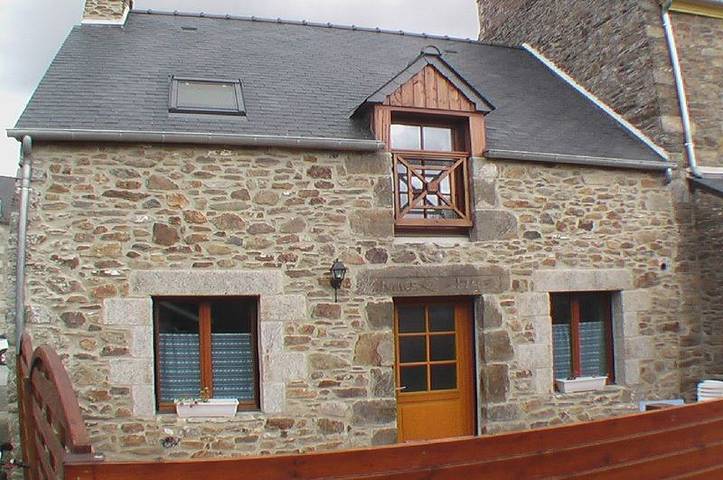 Gîte pour 4 personnes, avec Terrasse ainsi que Jardin et Vue à Le Minihic-sur-Rance
