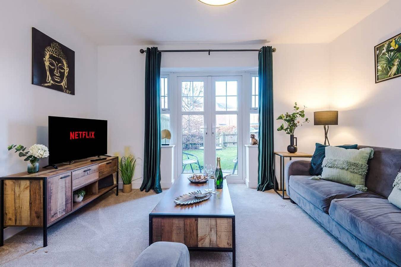 Entire apartment, Modern house  ideal for contractors  sleeps 8 in Crewe, Cheshire East
