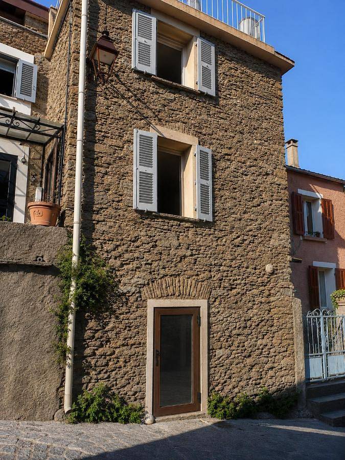 Gîte pour 6 personnes, avec Balcon ainsi que Terrasse et Vue à Porri