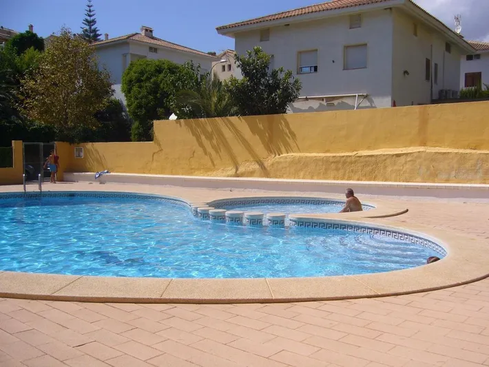 Villa für 6 Personen, mit Pool und Ausblick sowie Garten - 1