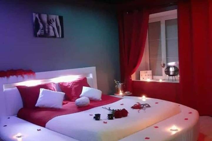 Location de vacances pour 4 personnes, avec Jacuzzi et Terrasse ainsi que Jardin et Sauna à Isigny-sur-Mer