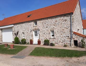 Gîte pour 6 personnes, avec jardin et terrasse à Saussemesnil
