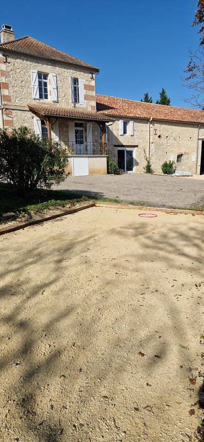 Five-Bedroom House in Plieux, Gers