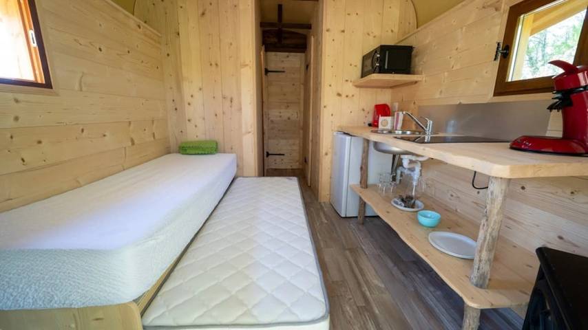 Gîte pour 4 personnes, avec sauna et jacuzzi à Chassenard - 4